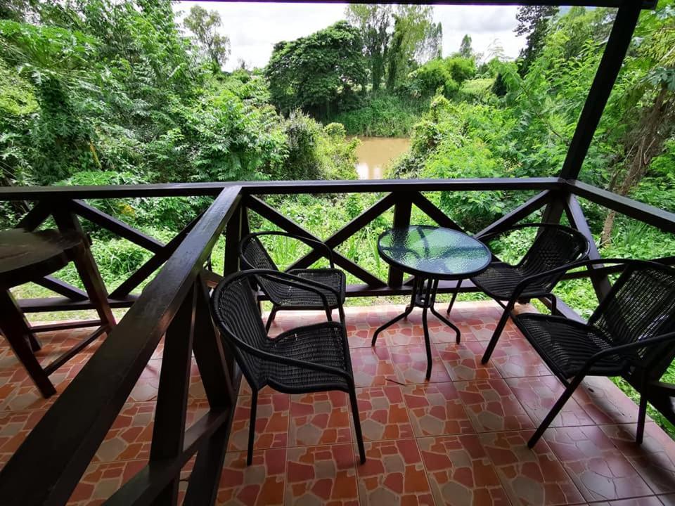 Rs Phong Riverside Resort Khon Kaen Extérieur photo