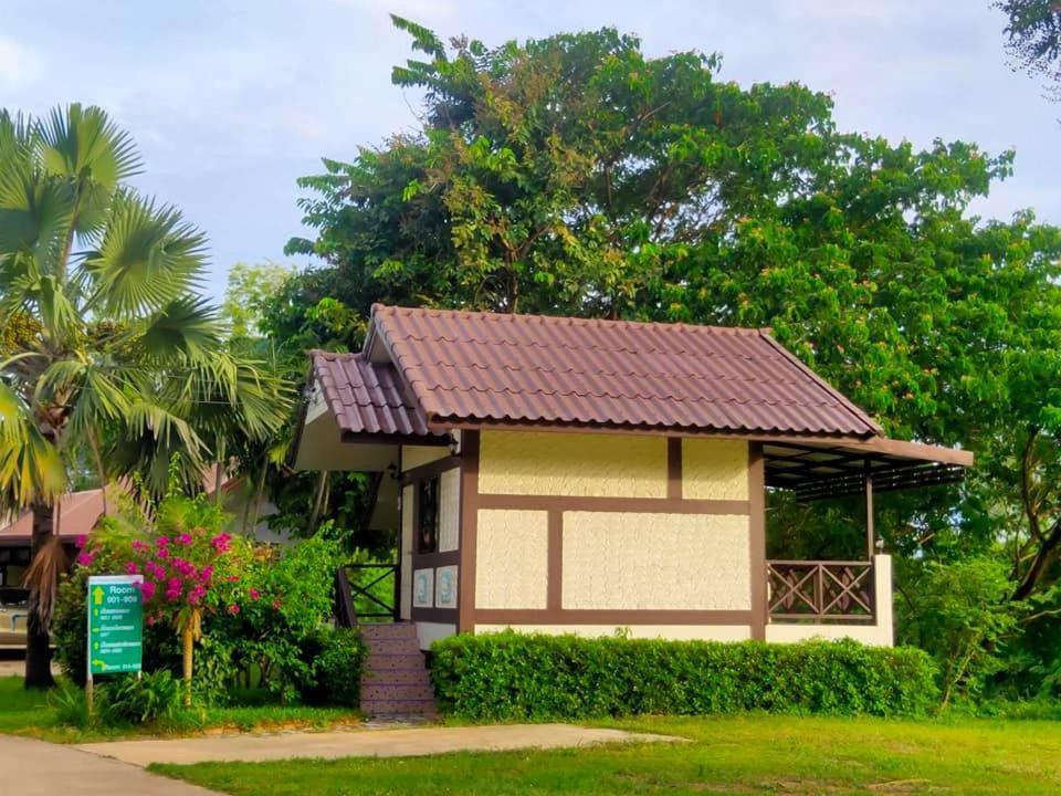 Rs Phong Riverside Resort Khon Kaen Extérieur photo